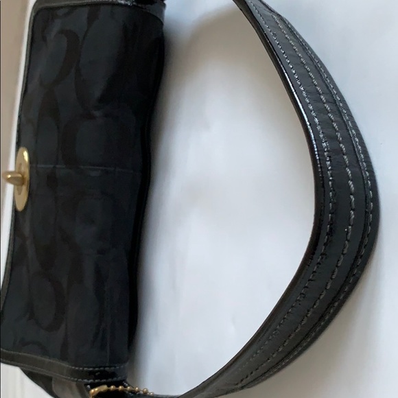 Coach Signature Classic Shoulder Bag - Picture 8 of 8